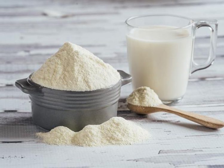 Những sai lầm khi sử dụng sữa bột pha sẵn khiến bé dễ gặp vấn đề tiêu hoá